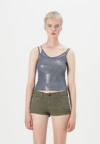 Топ на бретельках