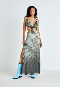 Длинное платье