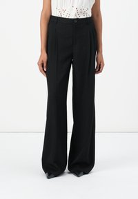 Широкие брюки