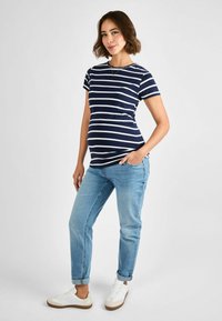 Футболка для беременных