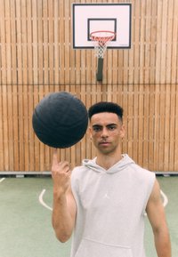 Спортивная кофта Спортивная кофта