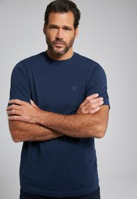 Футболка Футболка