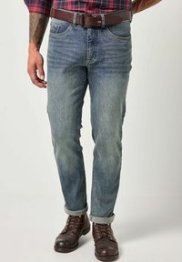 Узкие джинсы