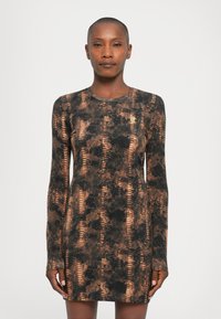 Короткое платье