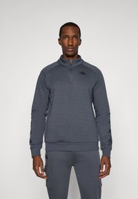 Спортивная кофта