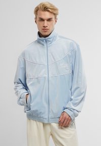 Куртка бомбер