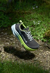 Беговые кроссовки