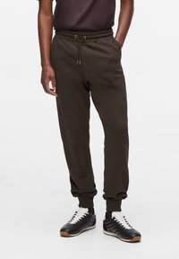 Спортивные штаны