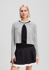 Вязаная кофта