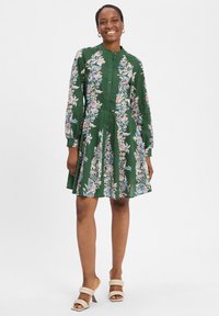 Короткое платье