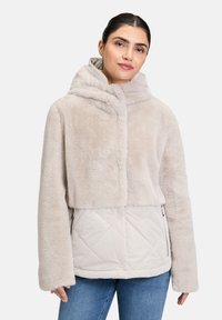 Длинная куртка Длинная куртка