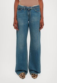 Джинсы Джинсы