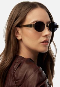 Солнечные очки Солнечные очки