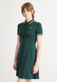 Короткое платье