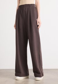 Спортивные штаны