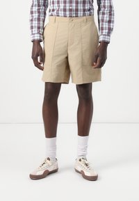 Шорты Шорты