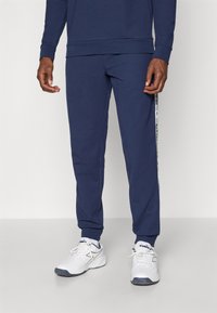 Спортивные штаны