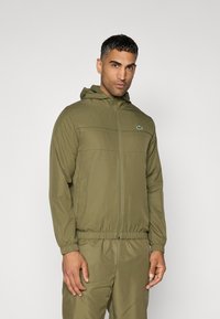 Спортивная куртка