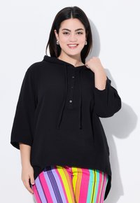 Пуловер с капюшоном