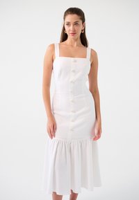 Платье футляр