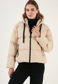 Зимняя куртка