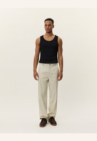 Льняные брюки