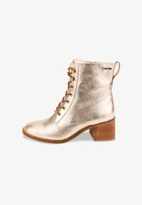 Широкие сапоги