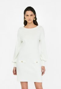 Вязаное платье