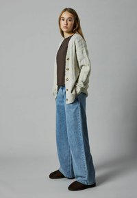 Вязаная кофта