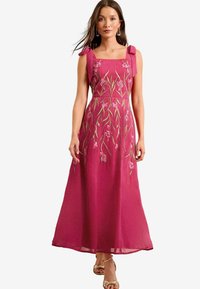 Платье макси