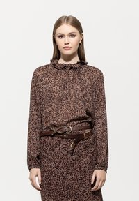 Блузка Блузка