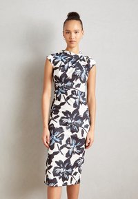 Пляжное платье