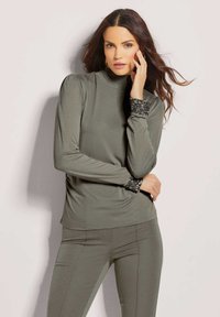 Лонгслив Лонгслив