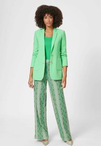 Прямые брюки