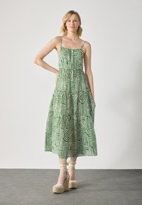 Летнее платье