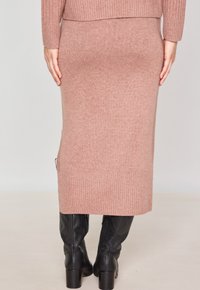 Юбка-карандаш Юбка-карандаш