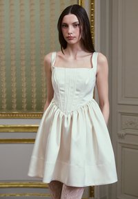 Коктейльное платье