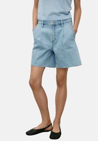 Джинсовые шорты