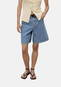 Джинсовые шорты