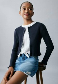 Вязаная кофта