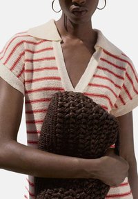 Вязаное платье