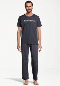 Пижама с шортами