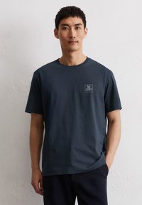 Футболка Футболка