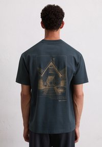 Футболка Футболка