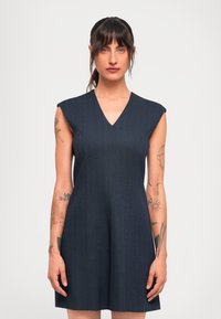 Джинсовое платье