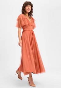 Длинное платье