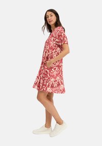 Короткое платье