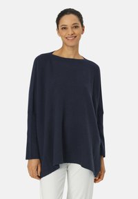 Длинный пуловер