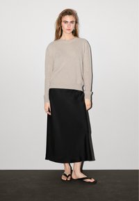 Пуловер Пуловер