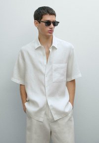 Рубашка с коротким рукавом